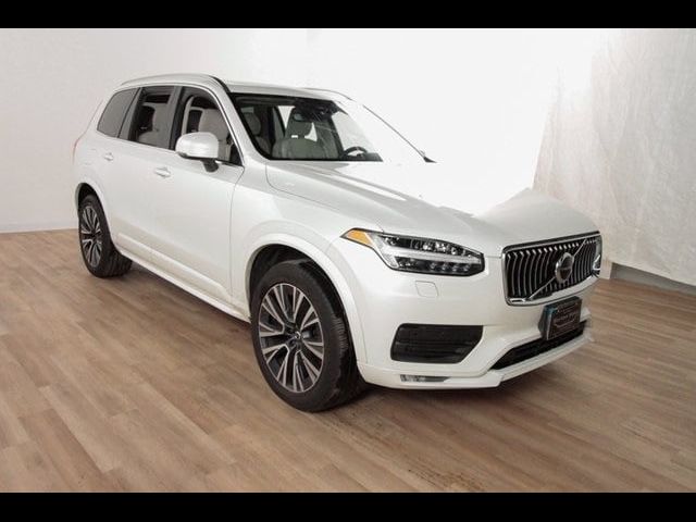 2022 Volvo XC90 Momentum