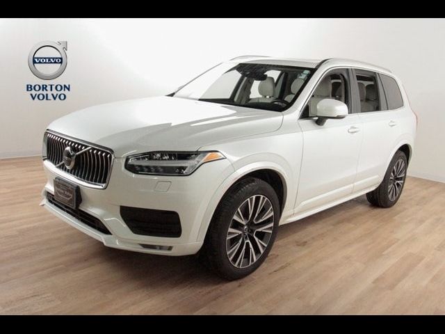 2022 Volvo XC90 Momentum