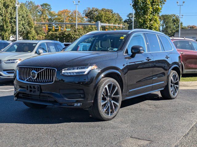 2022 Volvo XC90 Momentum