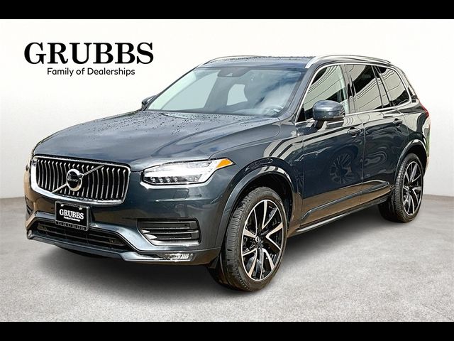 2022 Volvo XC90 Momentum