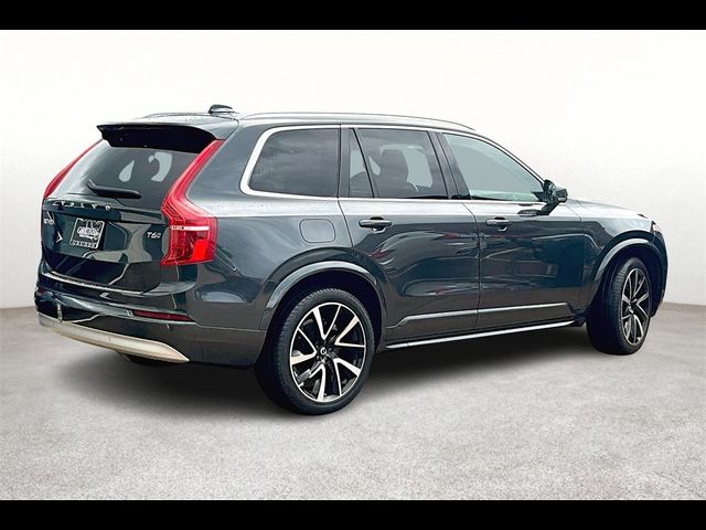 2022 Volvo XC90 Momentum