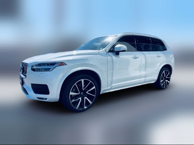 2022 Volvo XC90 Momentum