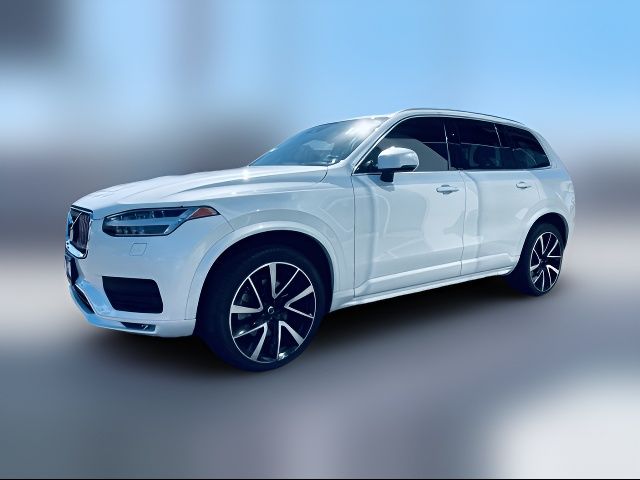 2022 Volvo XC90 Momentum