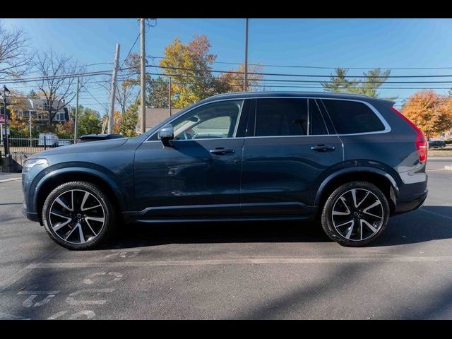 2022 Volvo XC90 Momentum