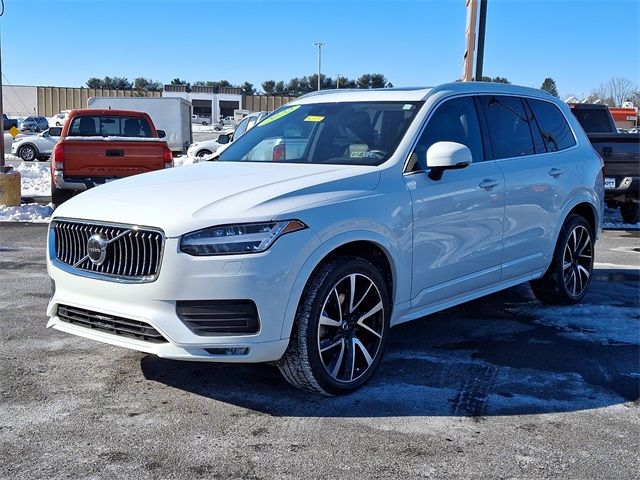 2022 Volvo XC90 Momentum