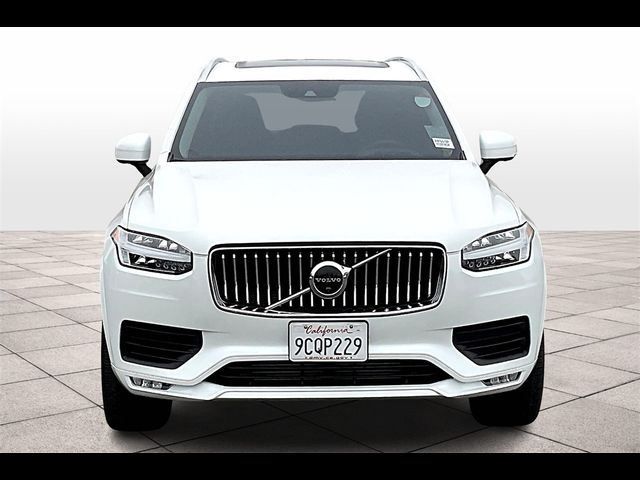 2022 Volvo XC90 Momentum