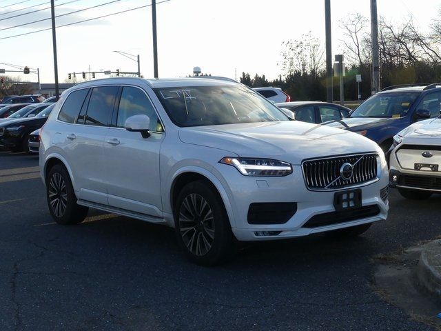 2022 Volvo XC90 Momentum