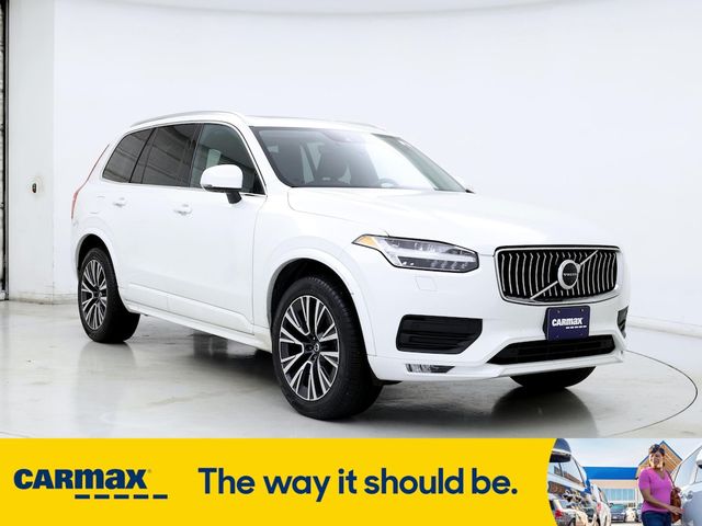 2022 Volvo XC90 Momentum