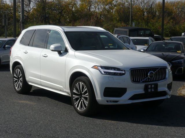 2022 Volvo XC90 Momentum