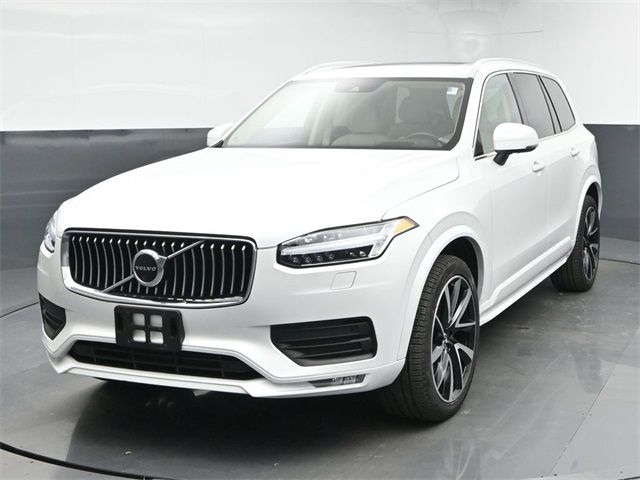 2022 Volvo XC90 Momentum