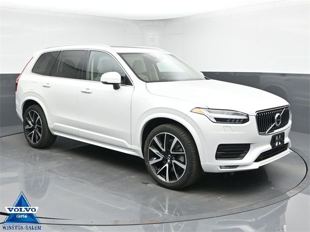 2022 Volvo XC90 Momentum