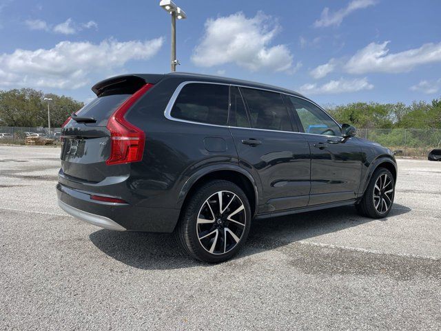2022 Volvo XC90 Momentum