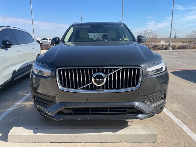 2022 Volvo XC90 Momentum