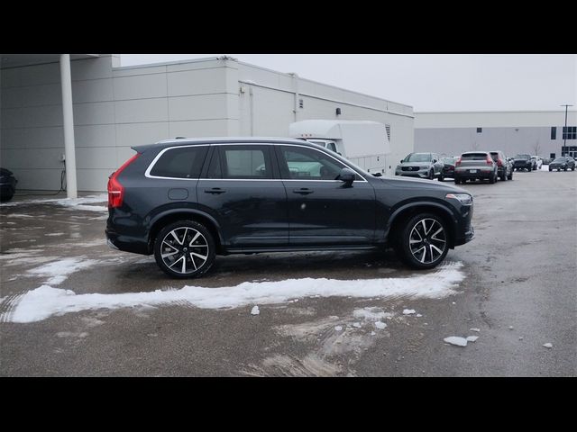 2022 Volvo XC90 Momentum