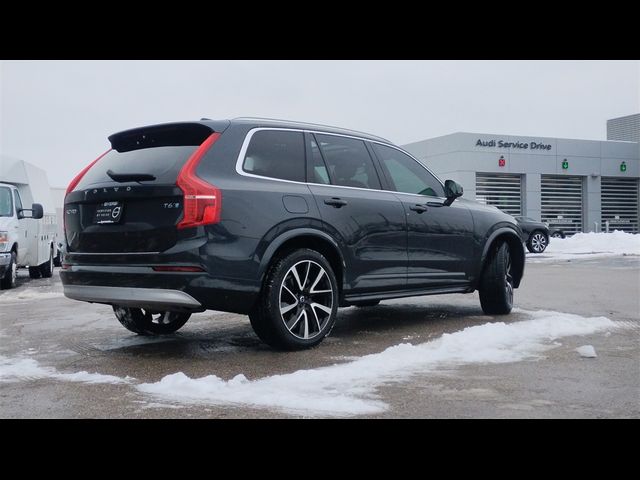 2022 Volvo XC90 Momentum