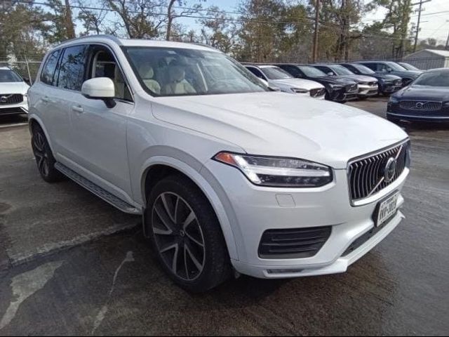 2022 Volvo XC90 Momentum