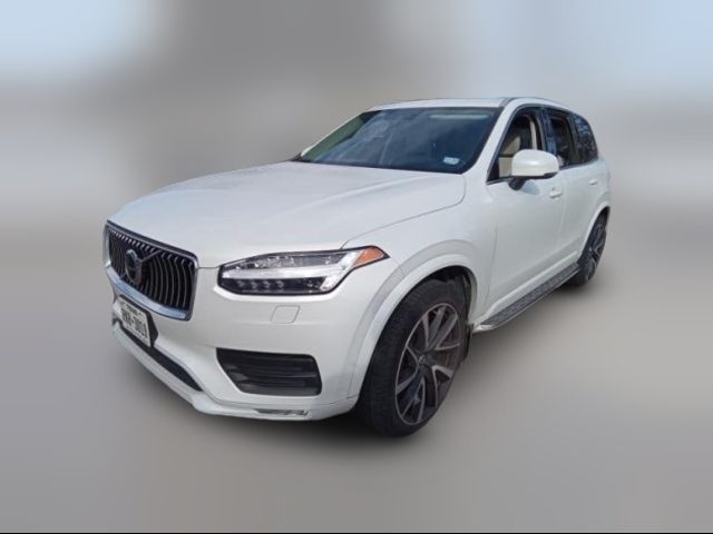 2022 Volvo XC90 Momentum