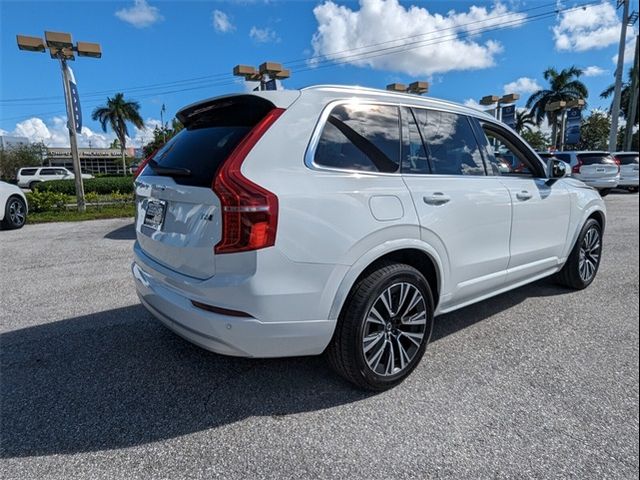 2022 Volvo XC90 Momentum