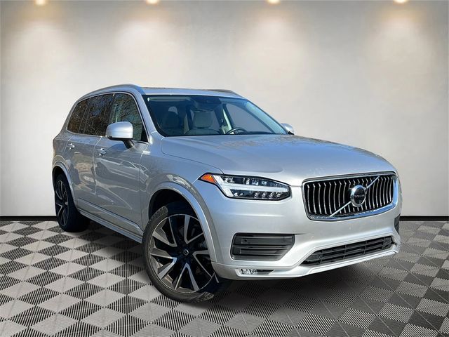 2022 Volvo XC90 Momentum