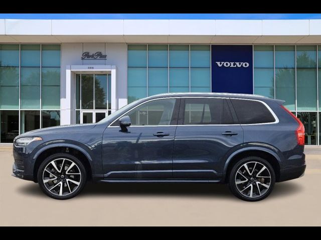 2022 Volvo XC90 Momentum