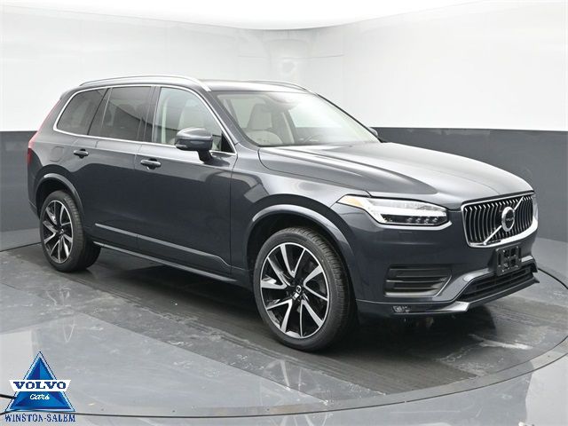 2022 Volvo XC90 Momentum