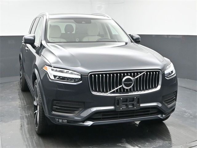 2022 Volvo XC90 Momentum