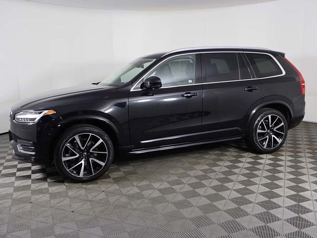 2022 Volvo XC90 Momentum