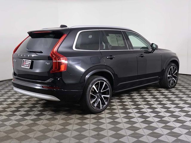 2022 Volvo XC90 Momentum