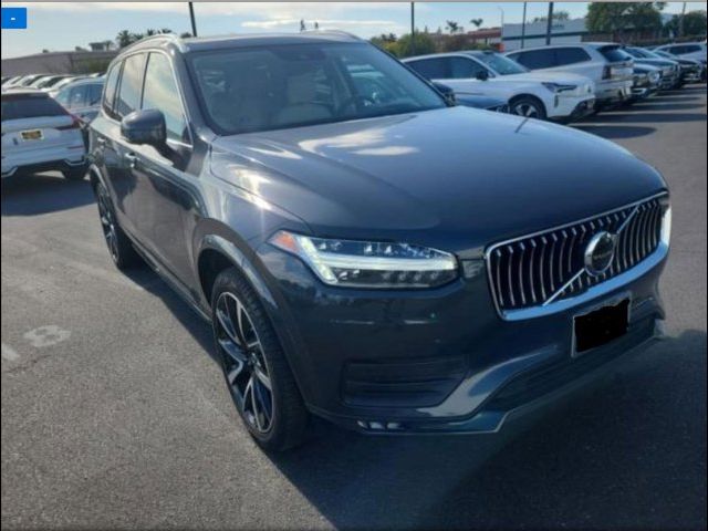 2022 Volvo XC90 Momentum