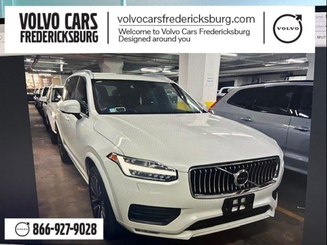 2022 Volvo XC90 Momentum