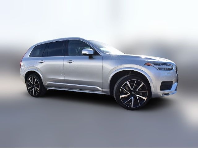 2022 Volvo XC90 Momentum