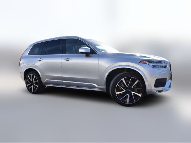 2022 Volvo XC90 Momentum