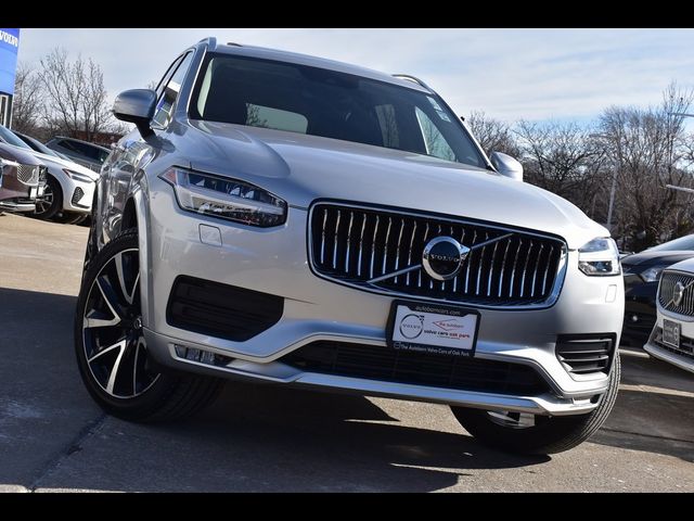 2022 Volvo XC90 Momentum