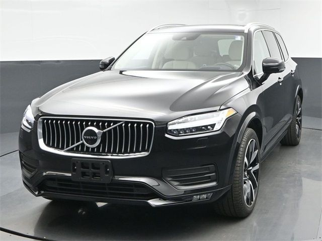 2022 Volvo XC90 Momentum