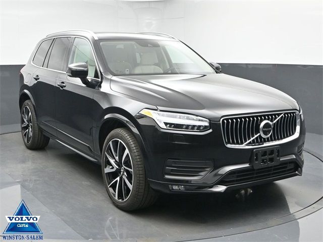 2022 Volvo XC90 Momentum