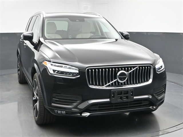 2022 Volvo XC90 Momentum