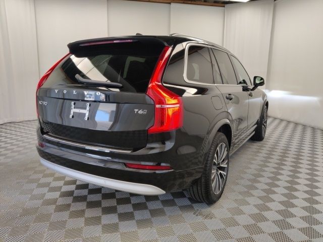 2022 Volvo XC90 Momentum