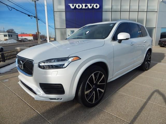 2022 Volvo XC90 Momentum