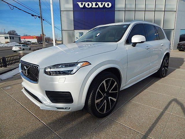 2022 Volvo XC90 Momentum