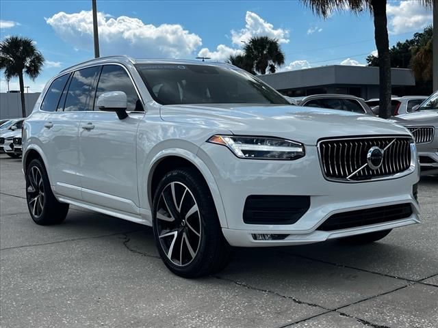 2022 Volvo XC90 Momentum