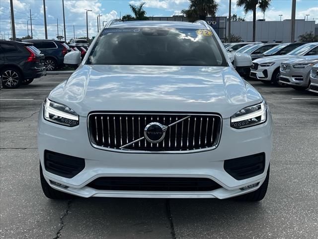 2022 Volvo XC90 Momentum