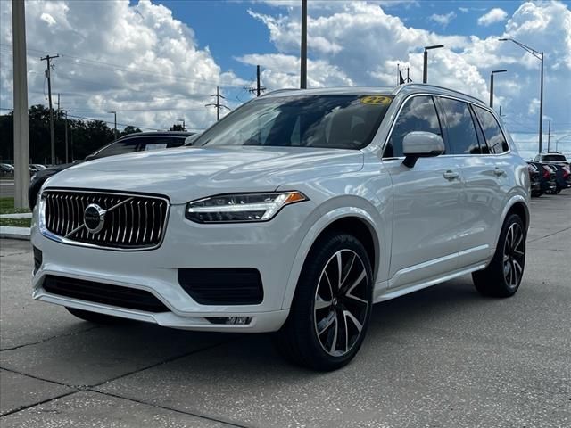 2022 Volvo XC90 Momentum