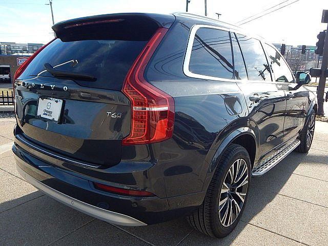 2022 Volvo XC90 Momentum