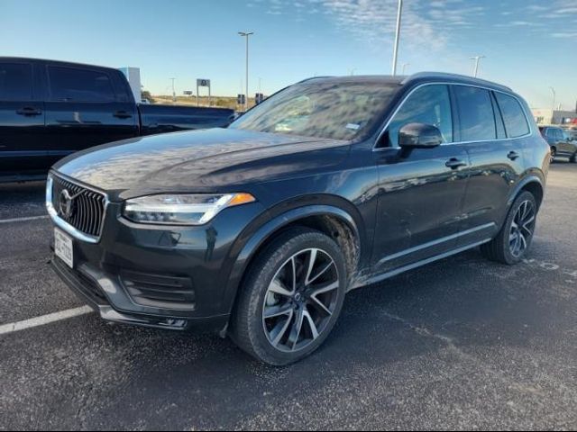 2022 Volvo XC90 Momentum