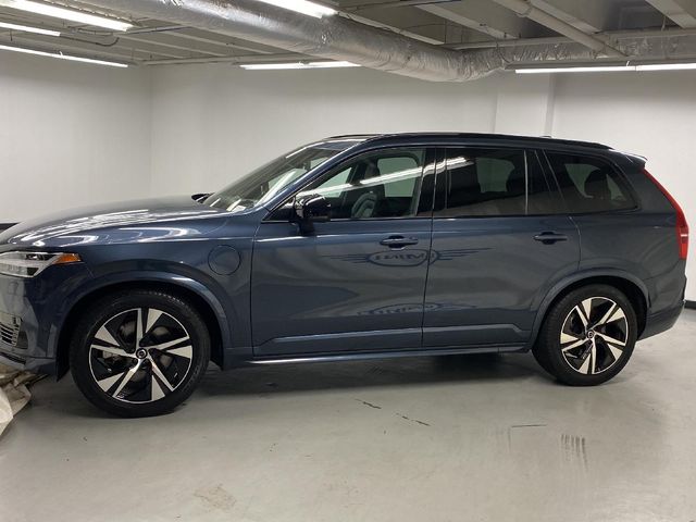 2022 Volvo XC90 Recharge Plug-In Hybrid R-Design