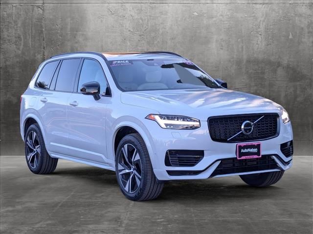 2022 Volvo XC90 Recharge Plug-In Hybrid R-Design