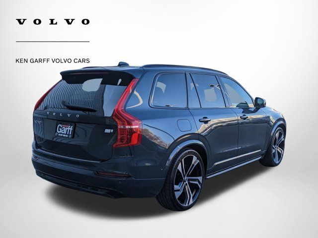 2022 Volvo XC90 Recharge Plug-In Hybrid R-Design