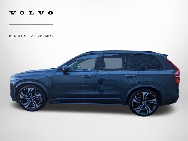 2022 Volvo XC90 Recharge Plug-In Hybrid R-Design