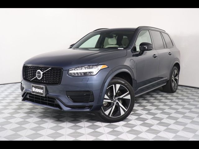 2022 Volvo XC90 Recharge Plug-In Hybrid R-Design