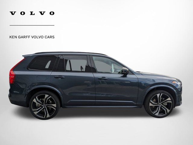 2022 Volvo XC90 Recharge Plug-In Hybrid R-Design